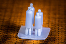 Load image into Gallery viewer, Gas Bottles (4) - HO Scale