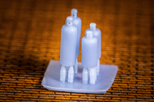 Load image into Gallery viewer, Gas Bottles (4) - N Scale