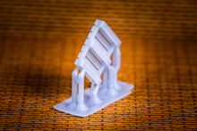 Load image into Gallery viewer, Empty Wooden Pallets - 5of - HO Scale