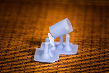 Load image into Gallery viewer, Trash Cans – 65 pack – N Scale