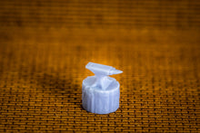 Load image into Gallery viewer, Anvil On A Log (2) - HO Scale