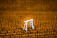 Load image into Gallery viewer, Pair Of Sawhorses (10) - HO Scale
