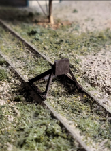 Load image into Gallery viewer, Track Bumper - Set of 5 - HO Scale
