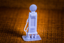 Load image into Gallery viewer, Classic Gas Pump - Short - HO Scale
