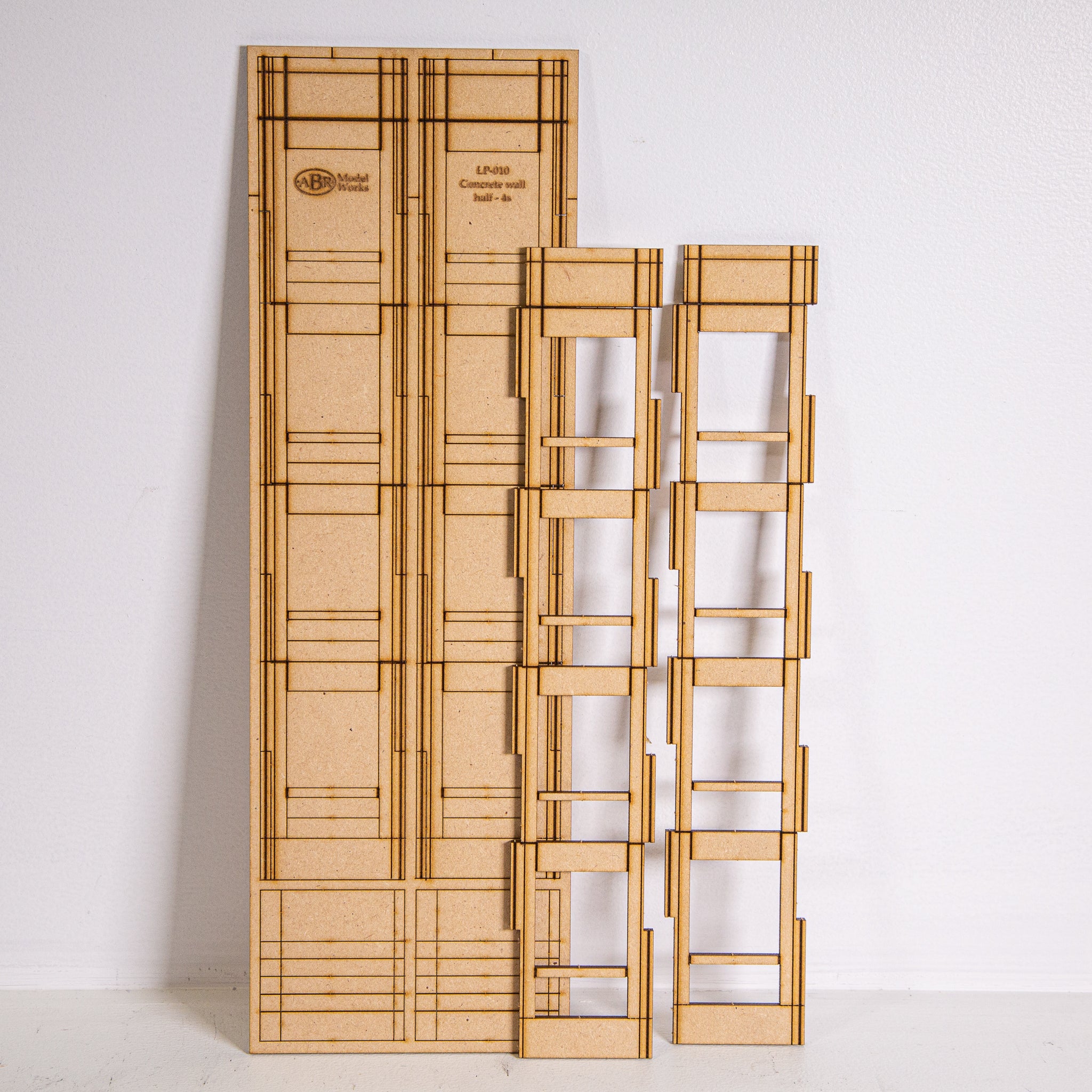 LP010 - HO Scale - Concrete modular model wall half-width panel 2 open ...