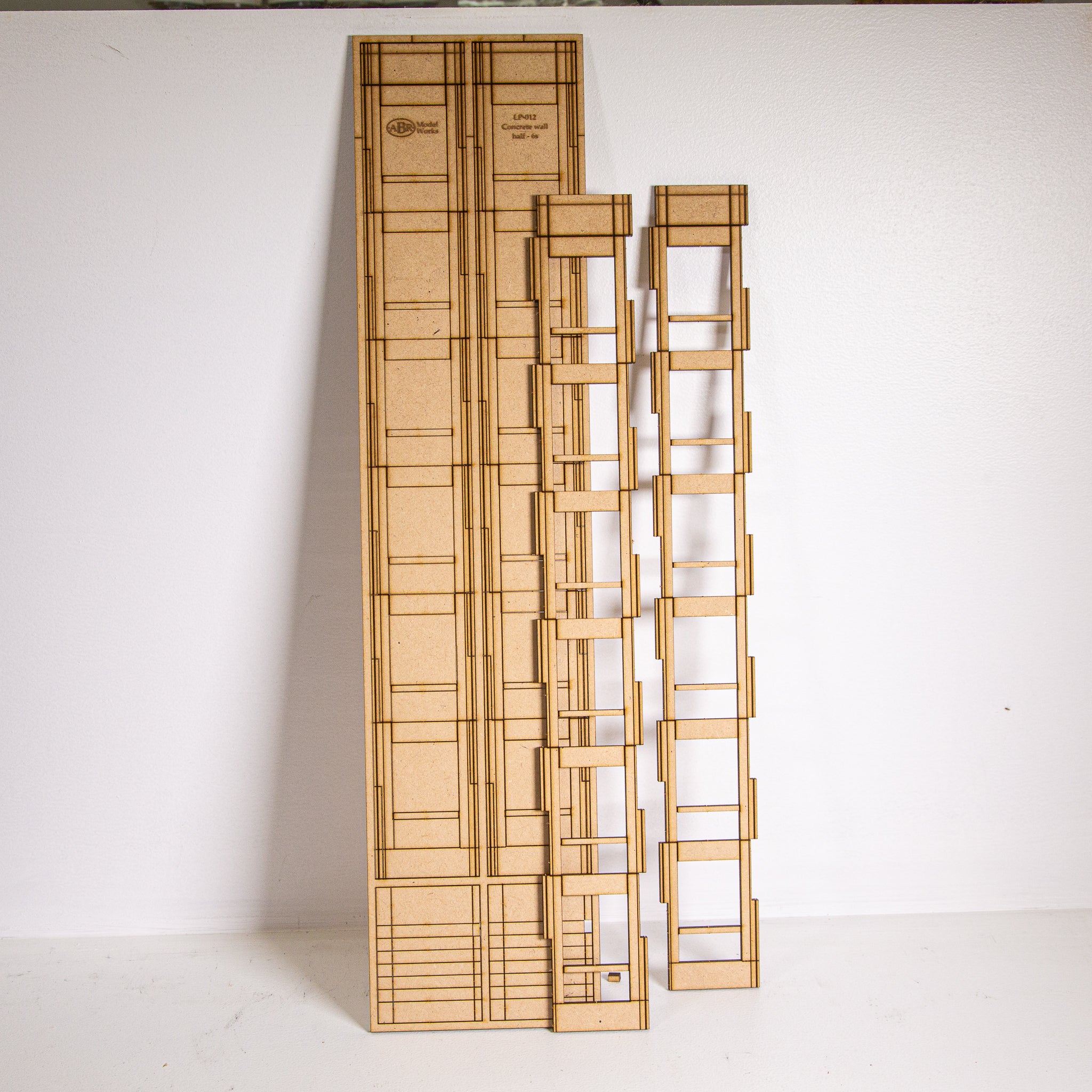 LP012 - HO Scale - Concrete modular model wall half-width panel 2 openings per storey, 6 storey