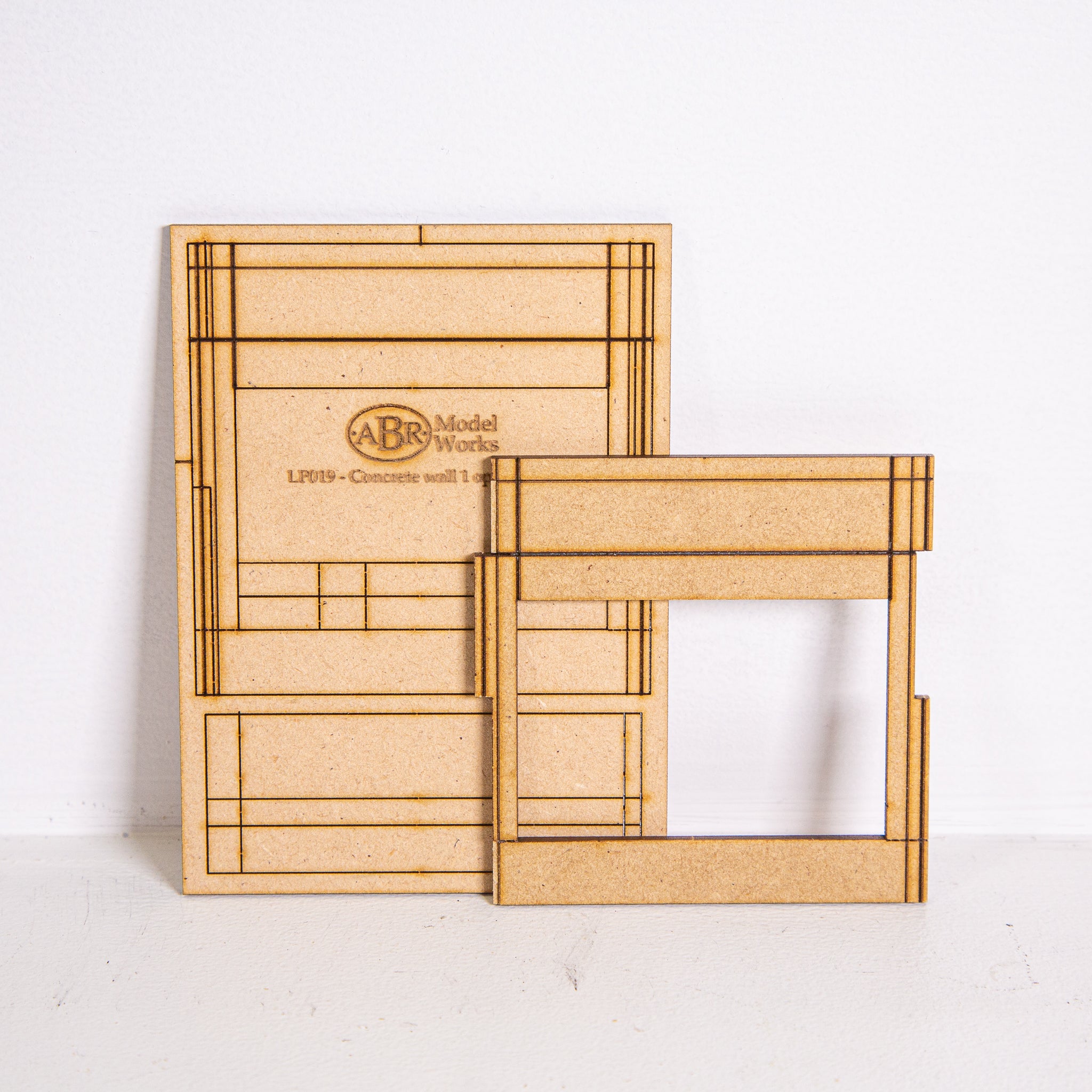 LP019 - HO Scale - Concrete modular model wall panel 1 opening per sto ...