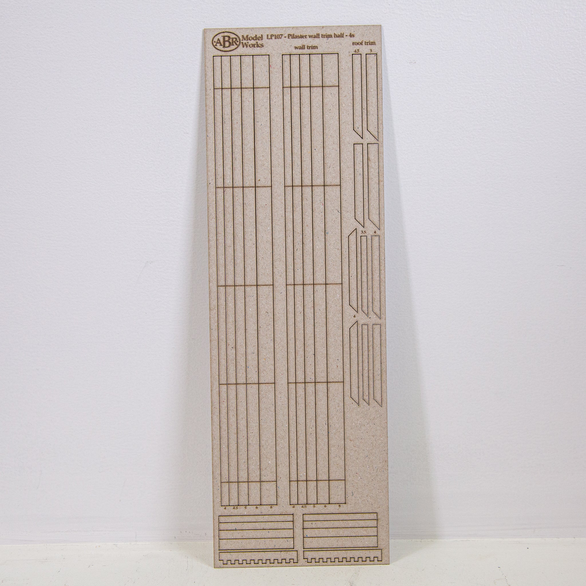 LP107 - HO Scale - Pilaster wall trim for a half-width panel, 4 storey