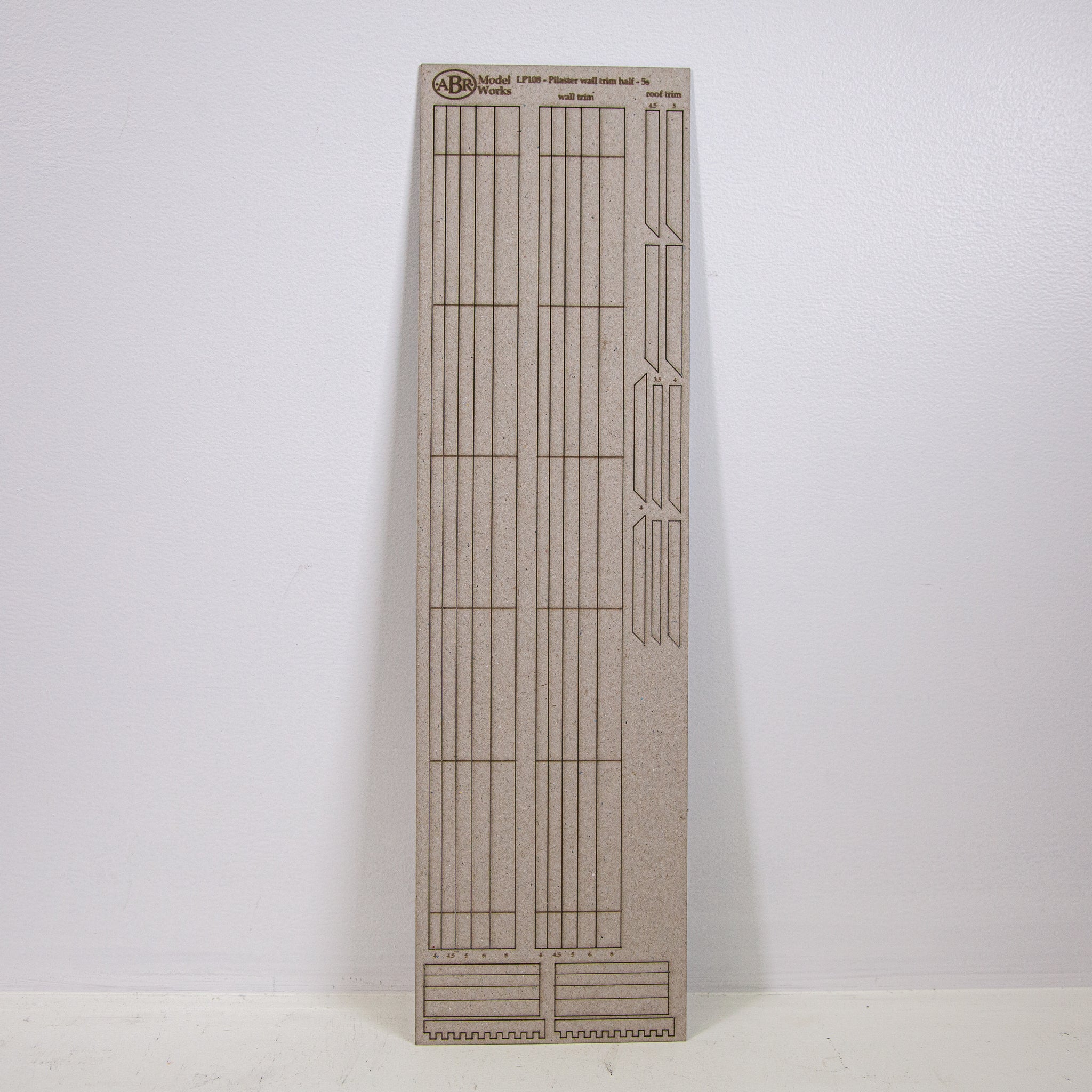 LP108 - HO Scale - Pilaster wall trim for a half-width panel, 5 storey