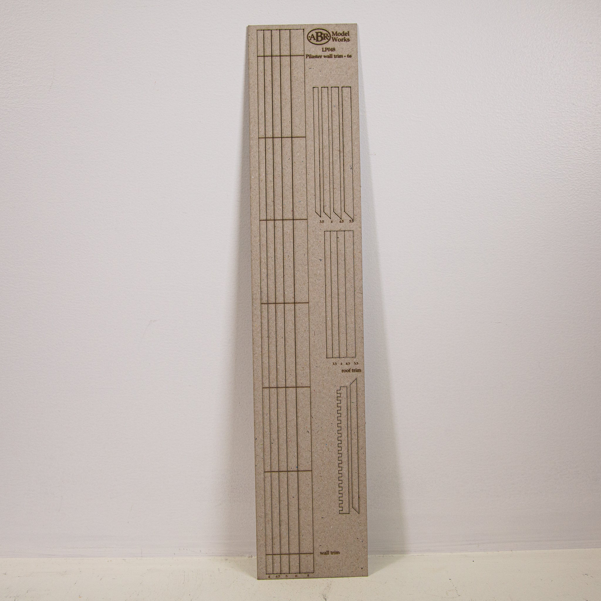 LP115 - HO Scale - Pilaster wall trim for a qtr-width panel, 6 storey